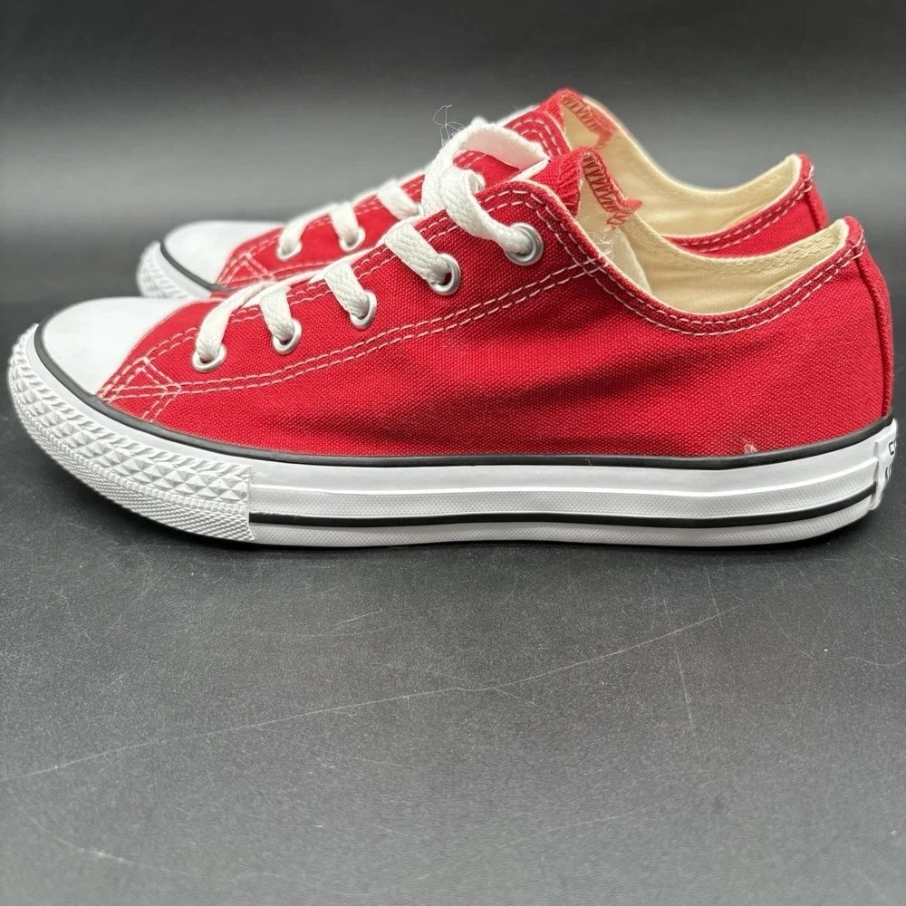 Converse Chuck Taylor All Star Low Top Youth Size 3 Red Canvas Sneakers 3J236